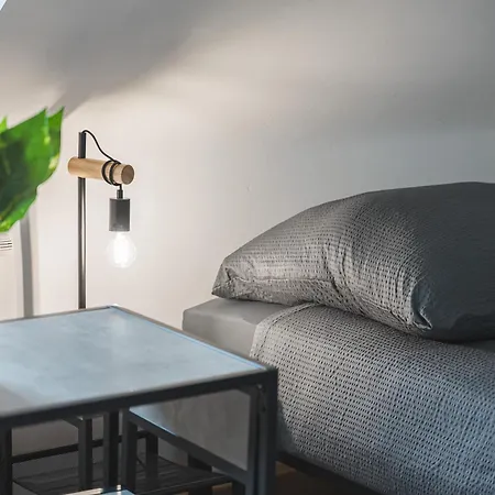 Lägenhet Es04 Teamwohnung In Esslingen - Ideal Fuer Monteure - Ls Crewcomfort Wir Haben Weitere In Gesamten Grossraum Oberesslingen